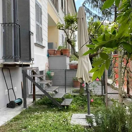 Apartment Cozy House In A Secret Garden!
