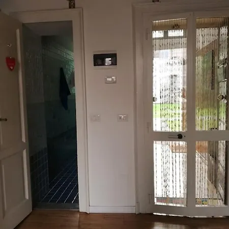 Cozy House In A Secret Garden! Apartment
